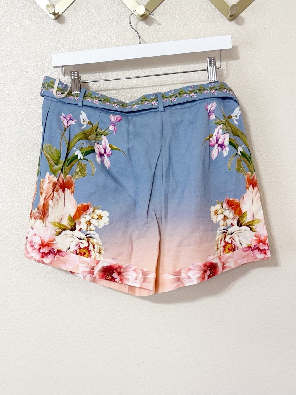 Hemant & Nandita Short With Buckle Belt in Pink Blue Mix Floral size Large NEW - Picture 9 of 10
